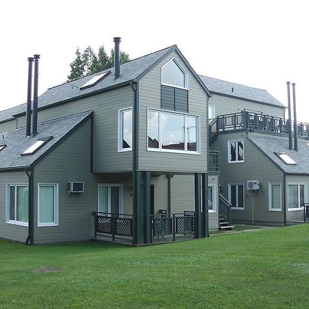 Holiday Villa Resorts At Mont Ste Anne Beaupré Екстериор снимка