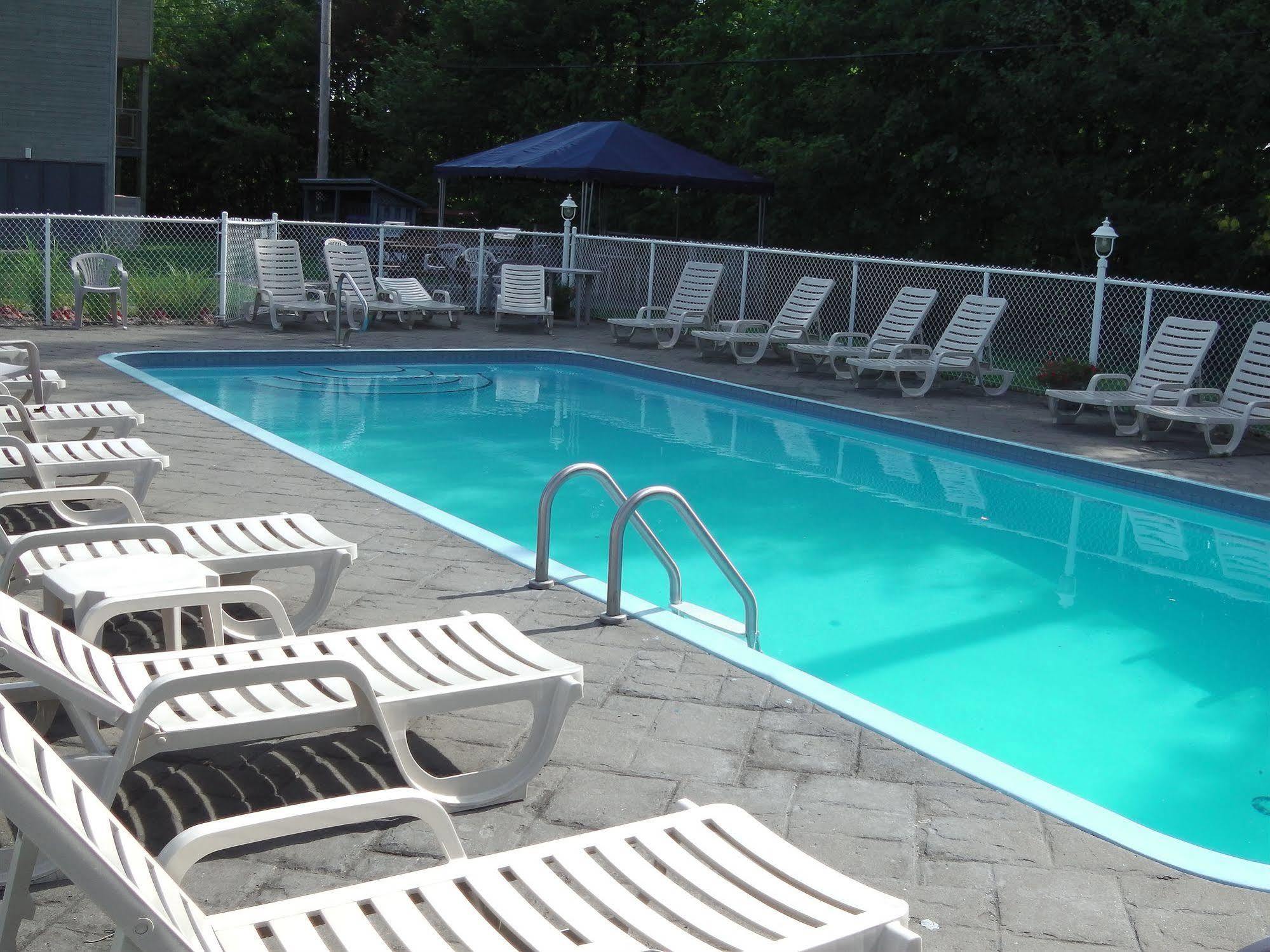 Holiday Villa Resorts At Mont Ste Anne Beaupré Екстериор снимка